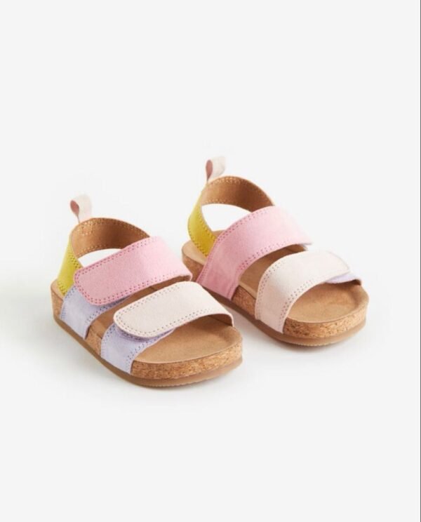 Sandales colorées pour enfants