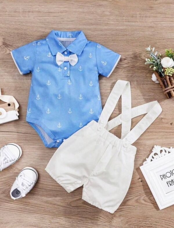 ENSEMBLE 2PCS T-SHIRT A MANCHE COURTES ET SHORT A BRETELLES DECONTRACTE