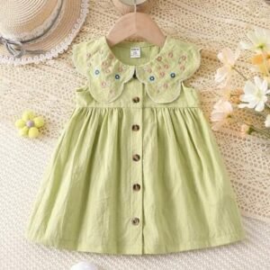 Robe style paysan chic brodée et sans manches